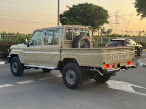 2025 تويوتا لاند كروزر بيك اب VXR
