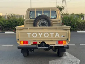 2025 تويوتا لاند كروزر بيك اب VXR
