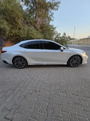 2025 Toyota Camry GLE