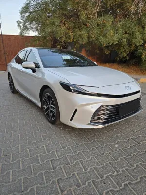 2025 Toyota Camry GLE