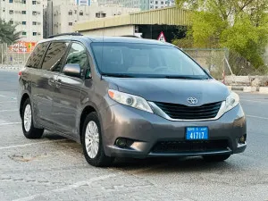 2012 Toyota Sienna XLE