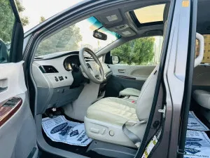2012 Toyota Sienna XLE