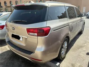 2016 كيا كارنفال LX