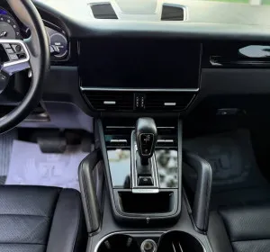 2020 بورش كاين S Platinum Edition