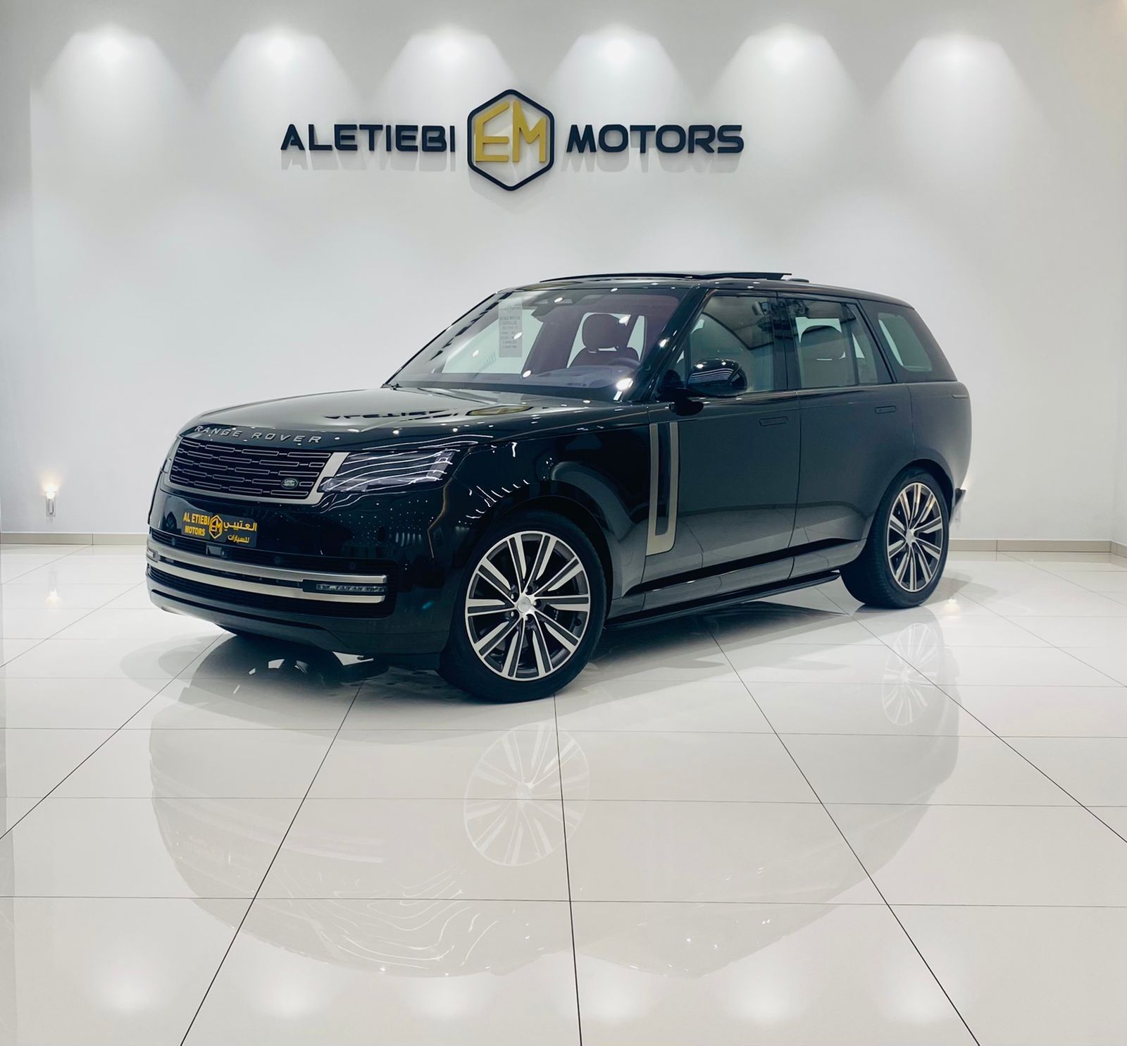 RANGE ROVER VOGUE HSE V8 2023 56.000 KM GCC UNDER AGENCY WARRANTY FIVE YEARS AL TAYER MOTORS WARRANTY 60,000 SERVICE FREE