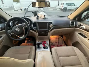 2015 جييب جراند شيروكي Laredo E