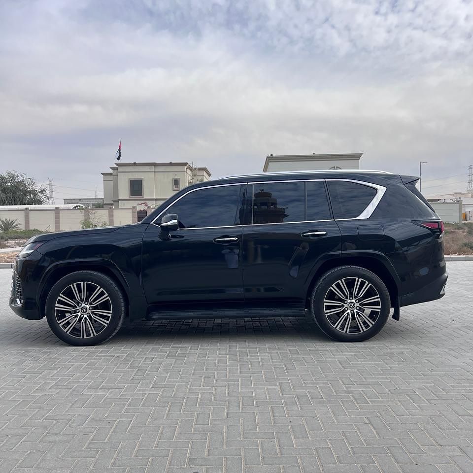 2023 لكزس ال اكس ٦٠٠ Signature