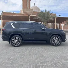 2023 لكزس ال اكس ٦٠٠ Signature