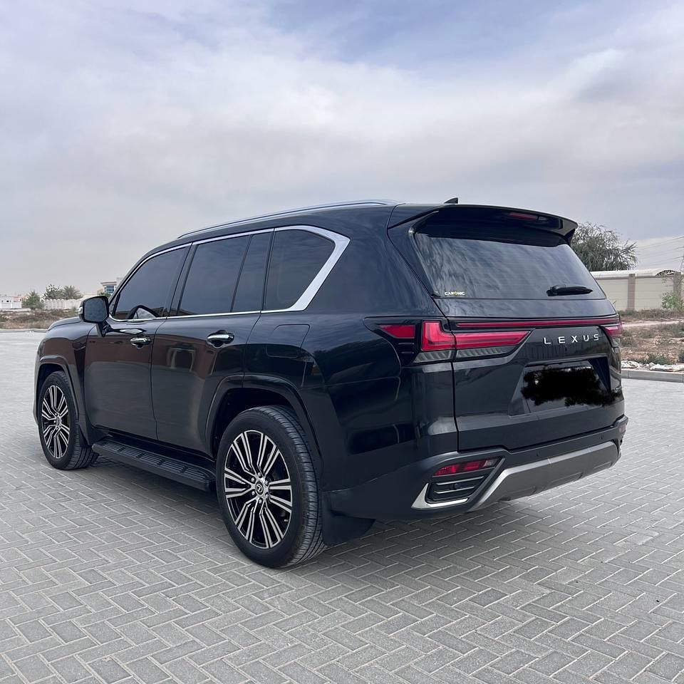 2023 لكزس ال اكس ٦٠٠ Signature