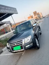 2016 ميتسوبيشي باجيرو GLS
