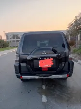 2016 ميتسوبيشي باجيرو GLS