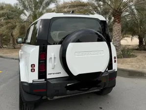2024 لاند روفر ديفندر 110 HSE
