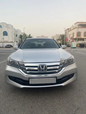 2016 هوندا أكورد LX