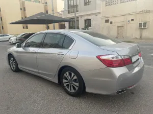 2016 هوندا أكورد LX