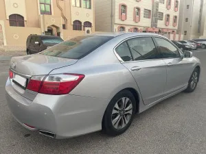 2016 هوندا أكورد LX