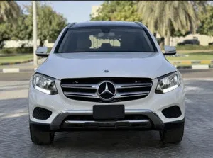 مرسيدس GLC300موديل 2018بانورامابصمة خارجيةجلدشاشةديجيتالكاميرا 360تكييف أمامى وخلفى غمازات جانبيةمثبت سرعة تحكمرنجاتحساسات أمامية وخلفيةجناح خلفىكرسى كهرباء دابه كهرباءمرايا ضم بحالة ممتازة