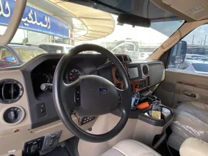 2016 فورد E - الفئة Custom