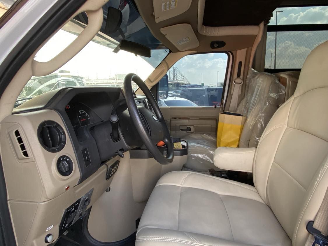 2016 فورد E - الفئة Custom
