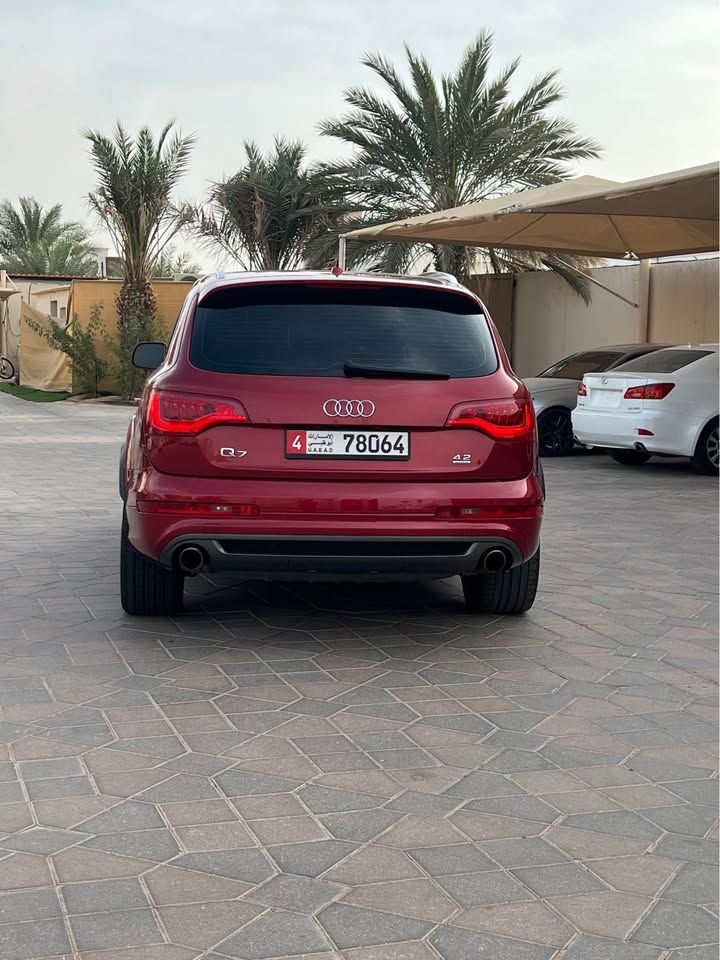 2010 اودي كيو٧ Prestige