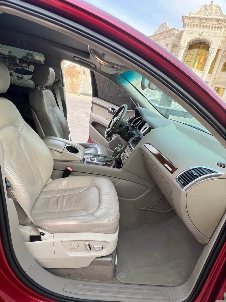 2010 اودي كيو٧ Prestige