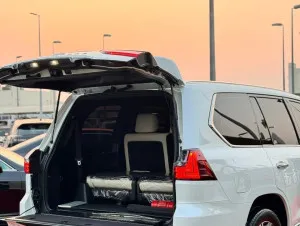 2017 Lexus LX 570