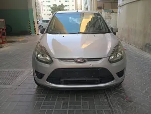2012 فورد فيجو Titanium