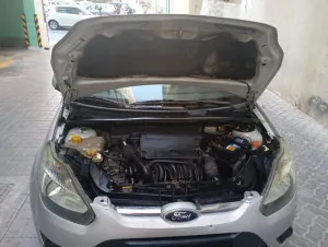 2012 فورد فيجو Titanium