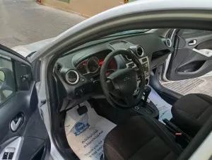 2012 فورد فيجو Titanium