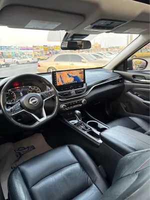 2023 Nissan Altima SR