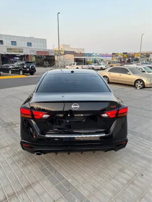 2023 Nissan Altima SR