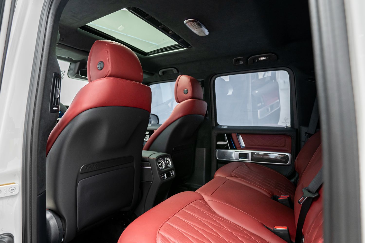 2025 مرسيدس-بنز الفئة - G G63 AMG