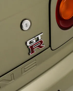 2002 نيسان سكاي لاين