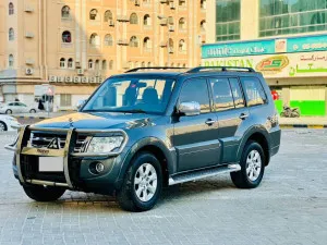 2013 ميتسوبيشي باجيرو GLS