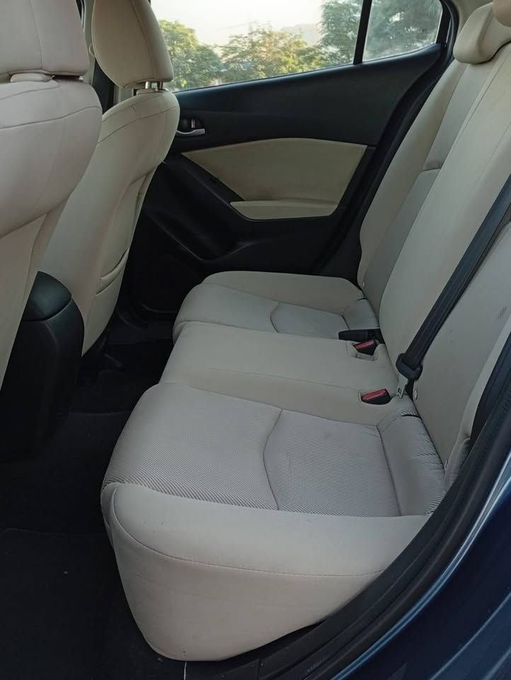 2018 مازدا ٣ S Carbon Edition