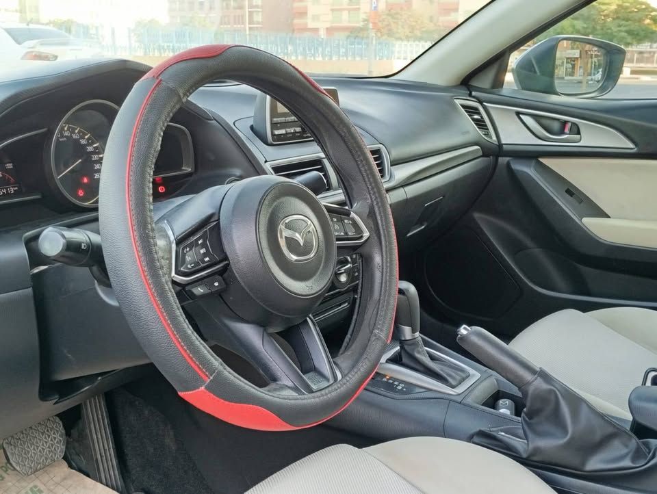 2018 مازدا ٣ S Carbon Edition