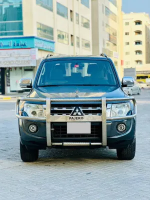 2013 ميتسوبيشي باجيرو GLS