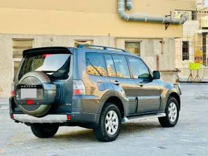 2013 ميتسوبيشي باجيرو GLS