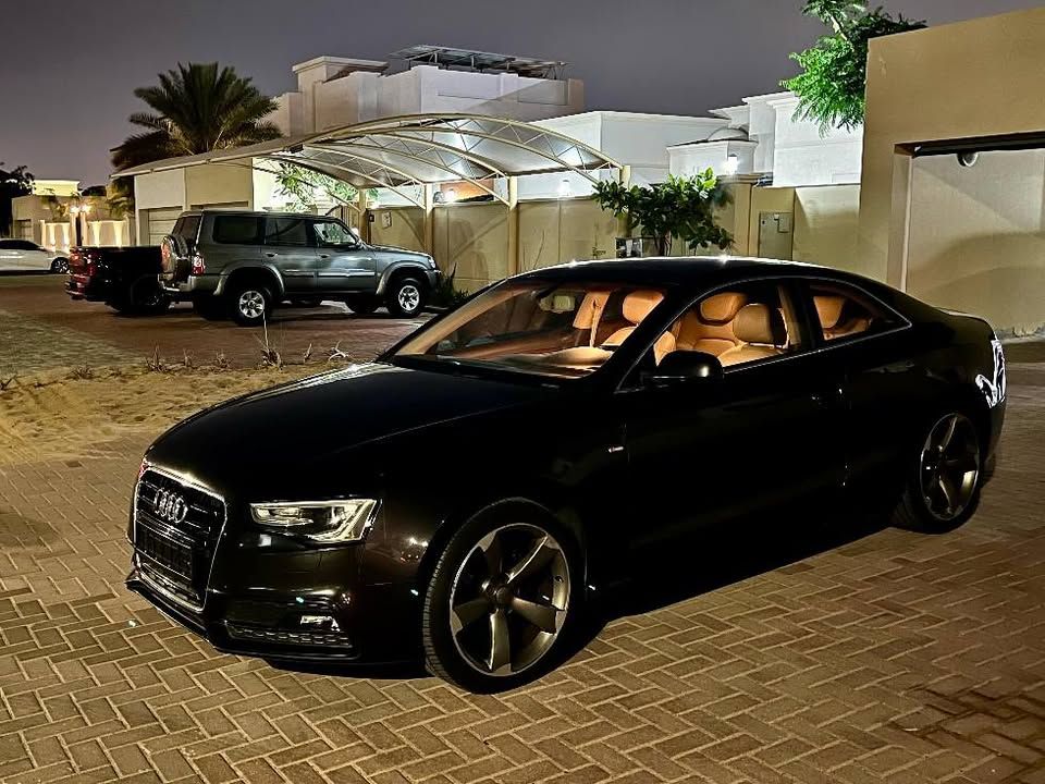 2014 اودي آي ٥ Prestige