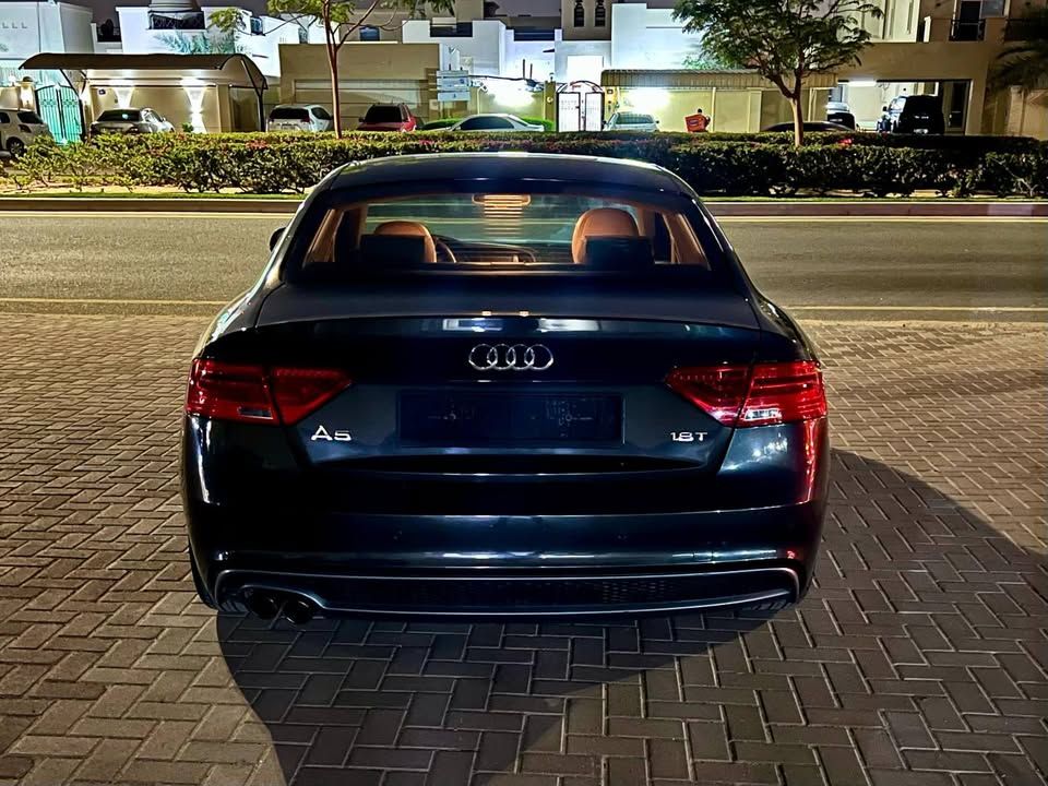 2014 اودي آي ٥ Prestige