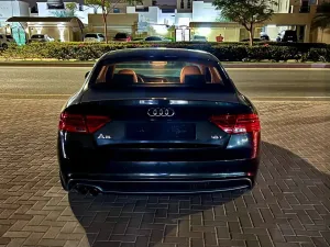 2014 اودي آي ٥ Prestige