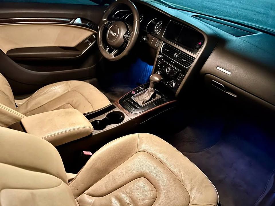 2014 اودي آي ٥ Prestige