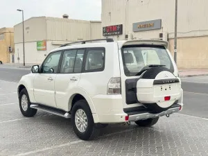 2014 ميتسوبيشي باجيرو GLS