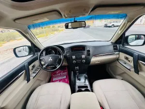 2014 ميتسوبيشي باجيرو GLS