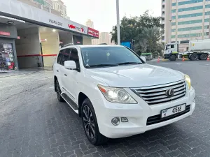 2011 لكزس أل أكس ٥٧٠