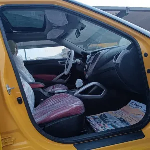 2013 Hyundai Veloster standard