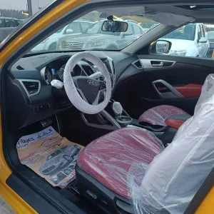 2013 Hyundai Veloster standard