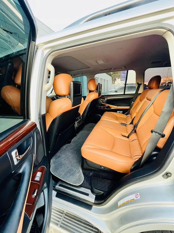 2014 Lexus LX 570