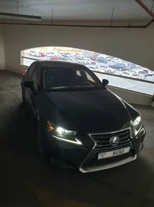 2018 لكزس اي اس IS 300