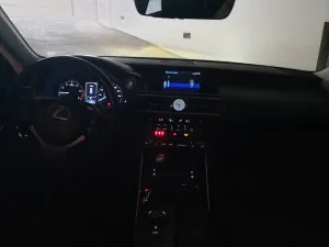 2018 لكزس اي اس IS 300