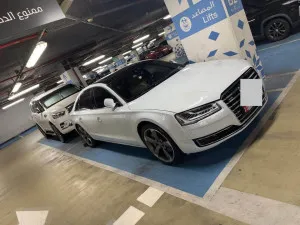 2015 اودي آي ٨ L